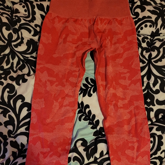 YEOREO Camo Women's Seamless High Waisted Leggings Size M - Picture 3 of 5